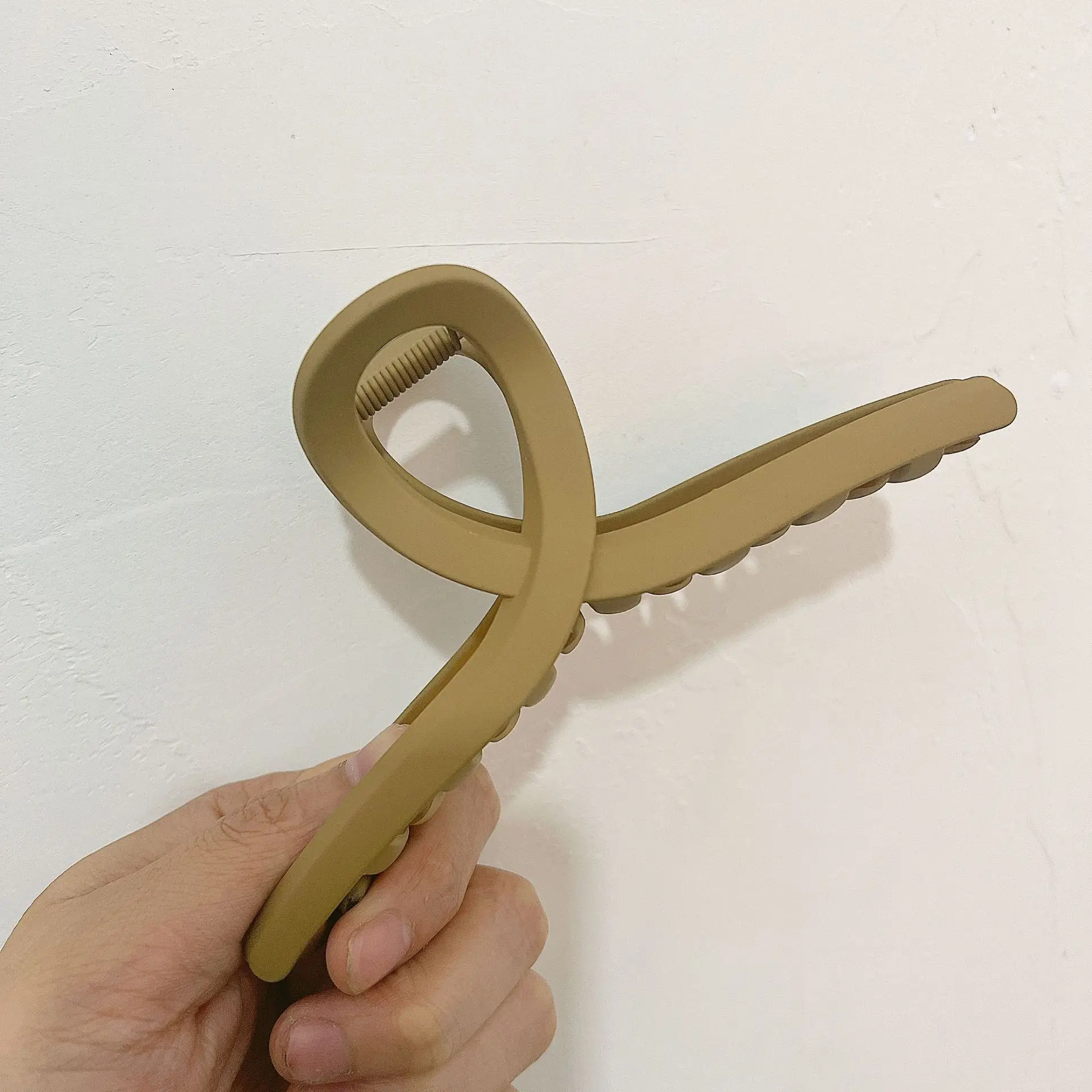 Oversized Hair Clips for Women - High-Grade & Durable - Image 3
