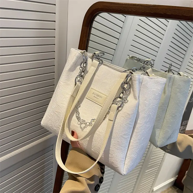 White Chain Shoulder Bag for Women Large Capacity Tote