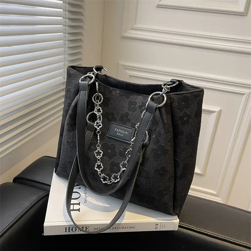 White Chain Shoulder Bag for Women Large Capacity Tote