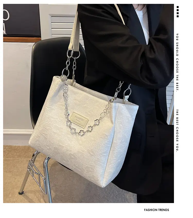 White Chain Shoulder Bag for Women Large Capacity Tote — feature 1