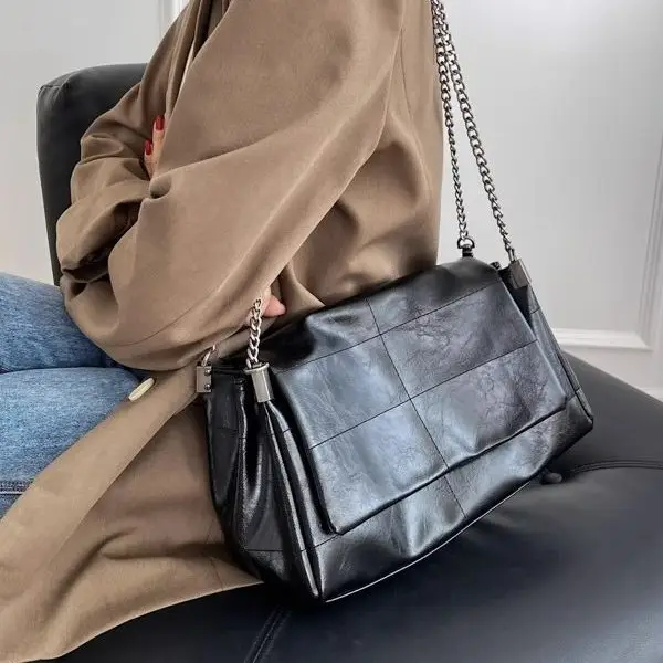 Black Quilted Crossbody Bag for Women Large Capacity 2025 - Image 4