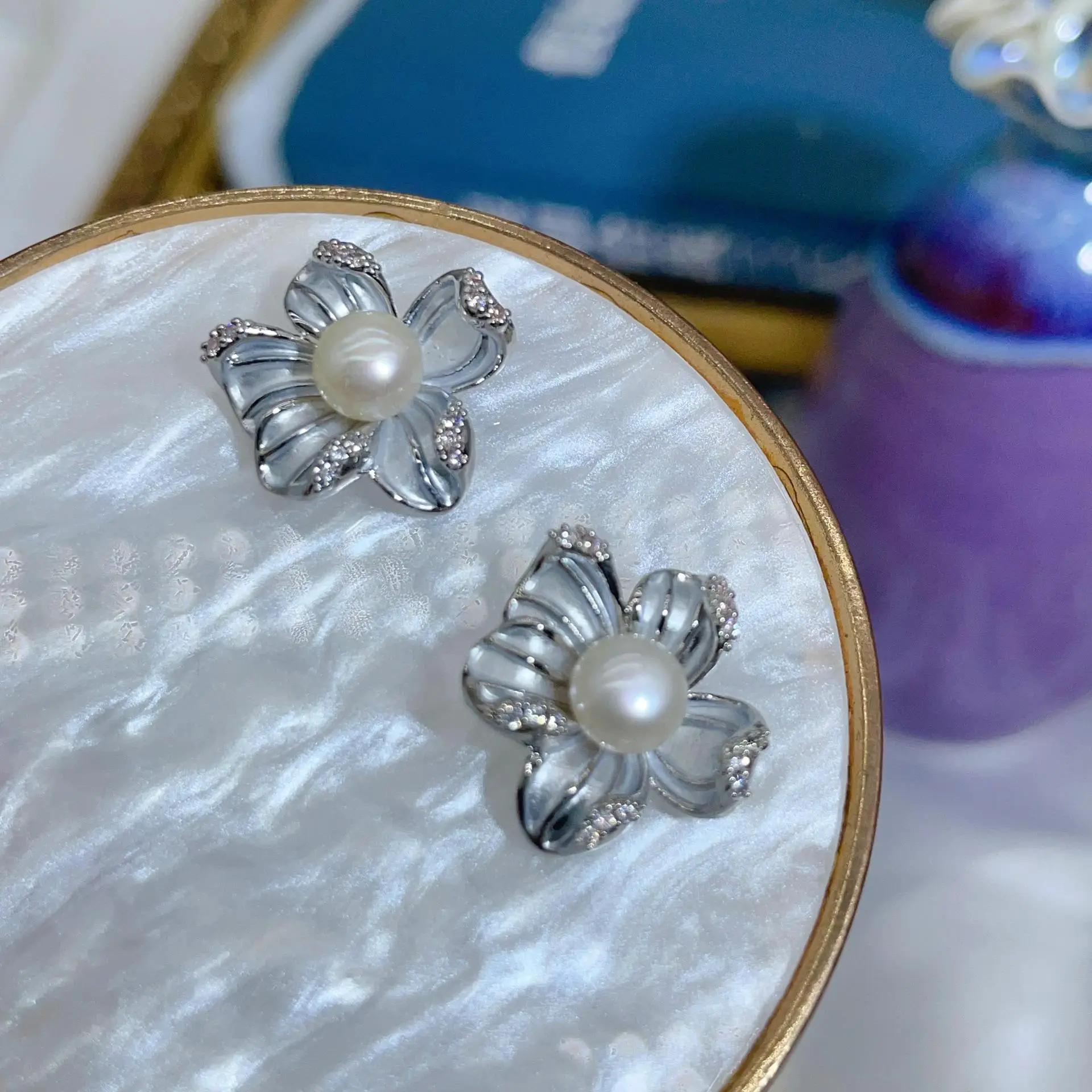 Natural Pearl Earrings S925 Silver Needle French Oil Dripping Begonia Flower — feature 15