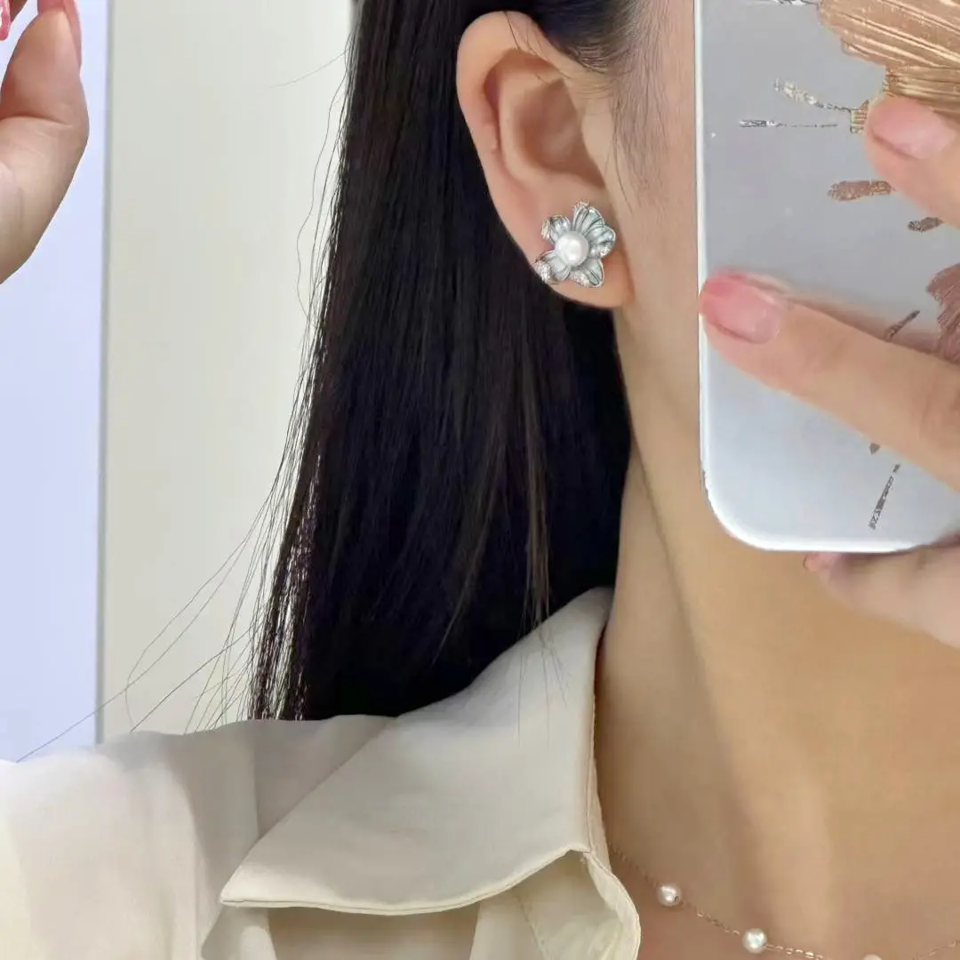 Natural Pearl Earrings S925 Silver Needle French Oil Dripping Begonia Flower — feature 2