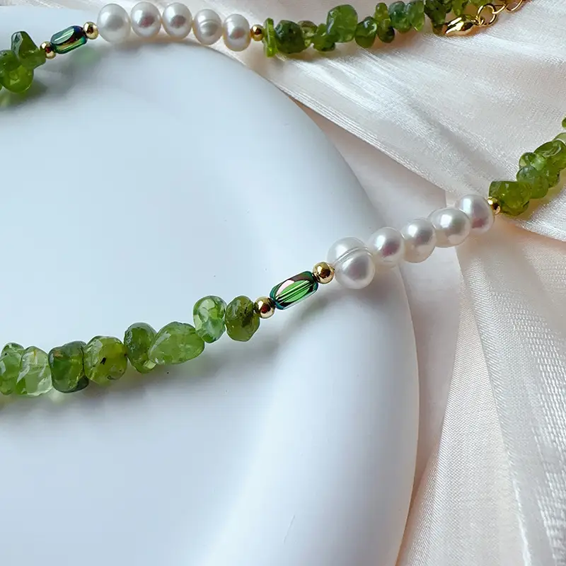 Lucky Four-leaf Clover Pearl Necklace Green Olivine