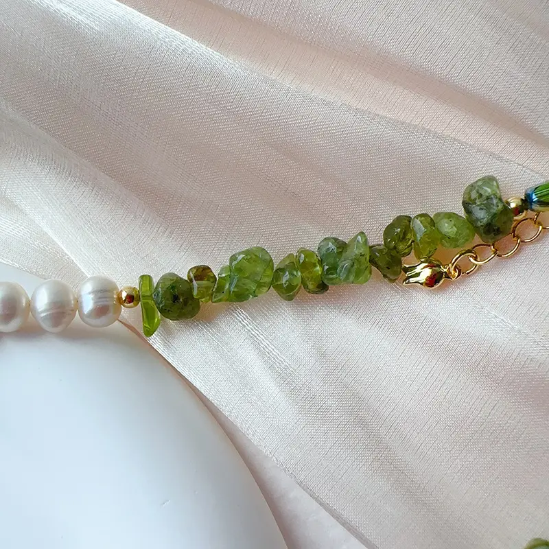 Lucky Four-leaf Clover Pearl Necklace Green Olivine — feature 8