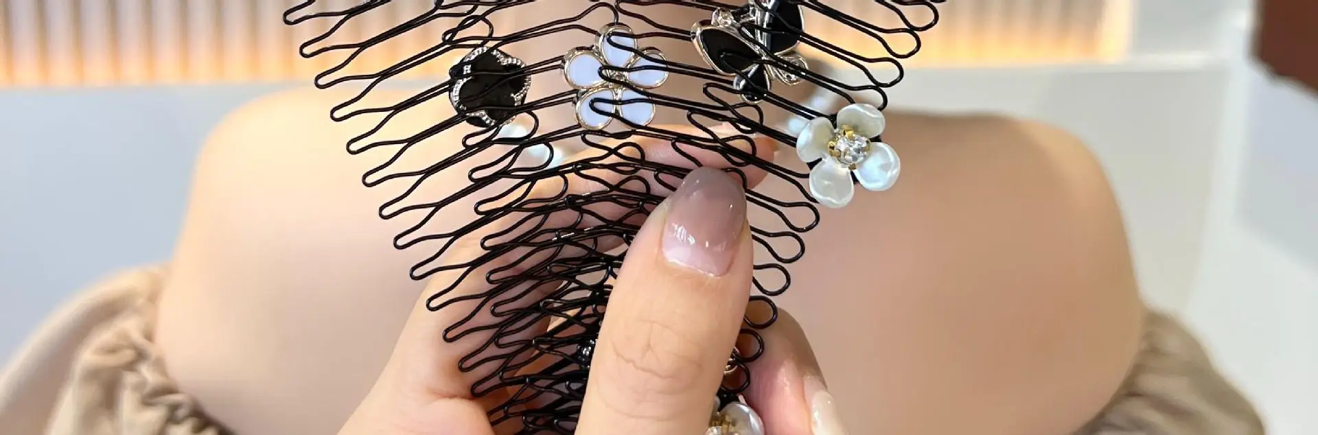 Alloy Hair Comb with Flower Decor for Women — feature 21