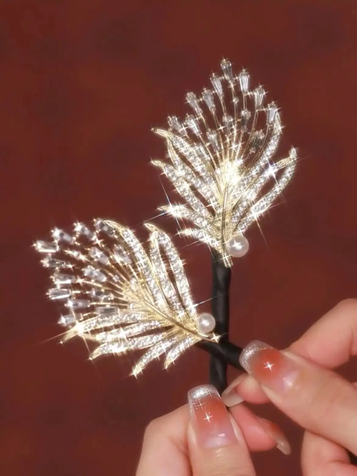 Platinum Asia Feather Bun Clip for Women's Hair Curler Fixer — feature 1