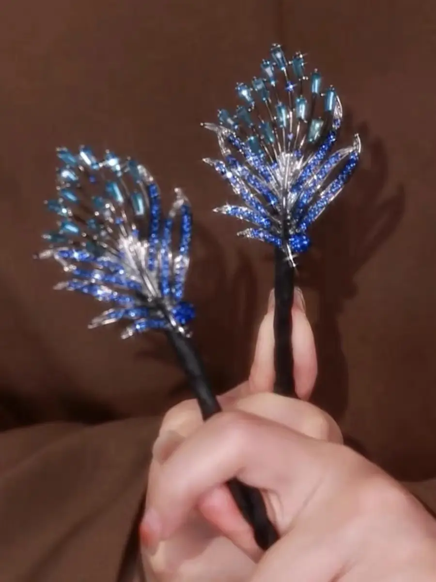 Platinum Asia Feather Bun Clip for Women's Hair Curler Fixer — feature 2