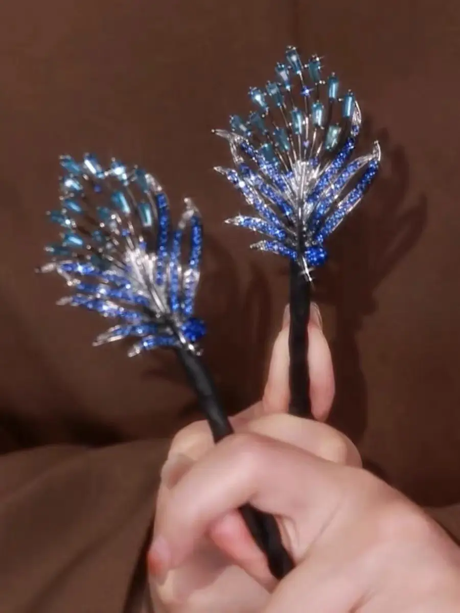 Platinum Asia Feather Bun Clip for Women's Hair Curler Fixer - Image 2