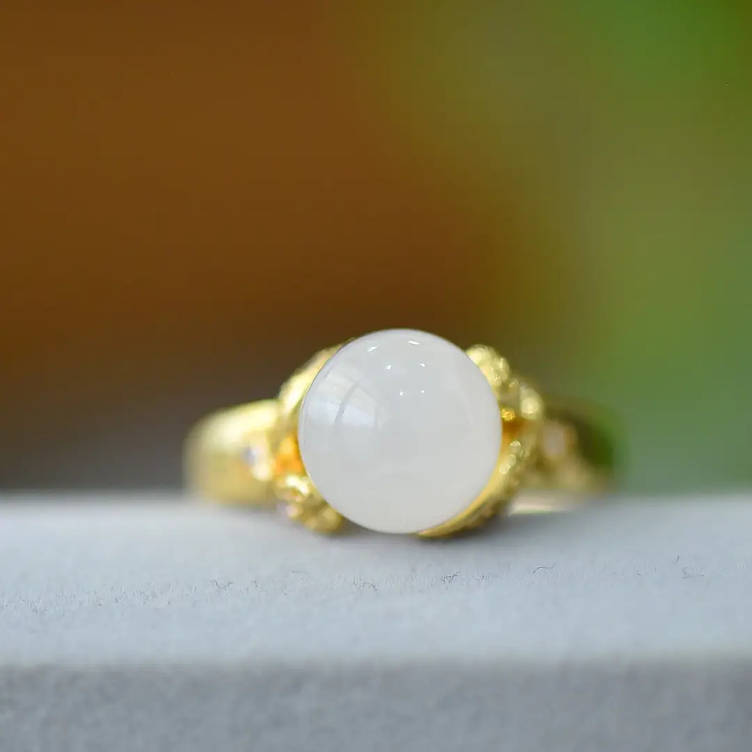 Antique Design Xinjiang Hetian Jade Small Bulb Ring 18K Set with White Jade Antique Hanfu All-match Women's Jade Ring - Image 4