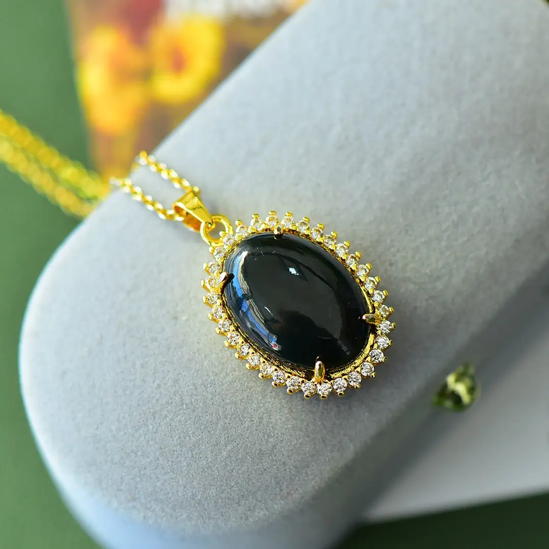 Vintage Jade Pendant with Black Oval Inlay & Gold Chain - Image 3
