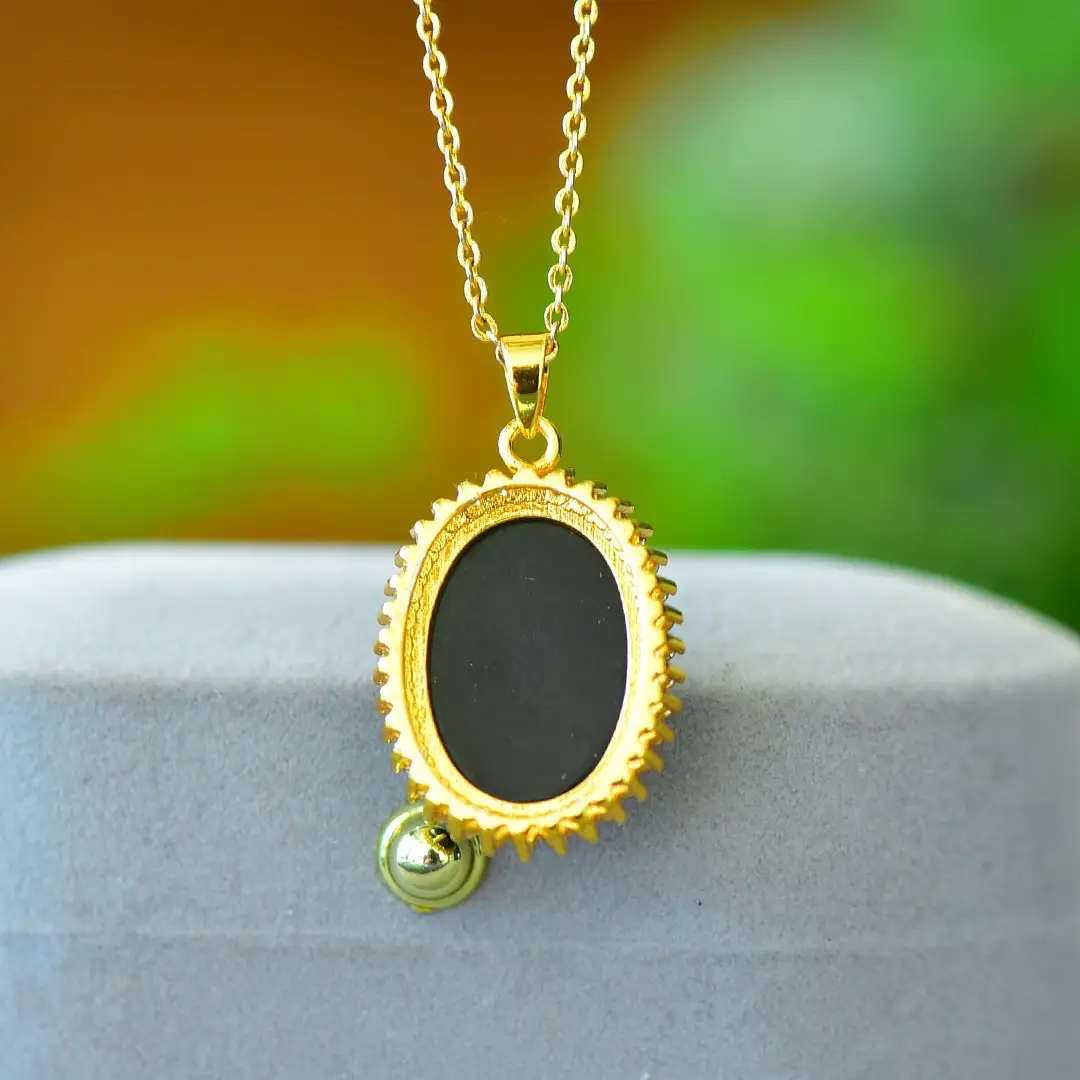 Vintage Jade Pendant with Black Oval Inlay & Gold Chain — feature 6
