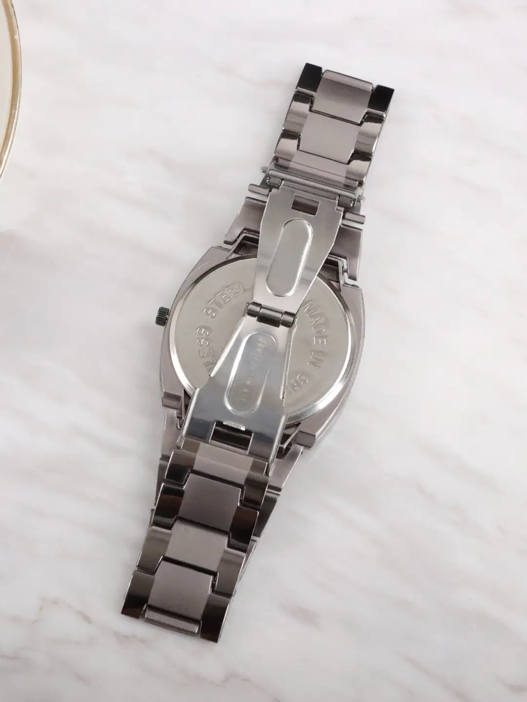 Cross-Border Popular Fashion Watches for Men and Women, Factory Direct Sales, Business Casual Alloy Set Quartz Watch 2715 — feature 7