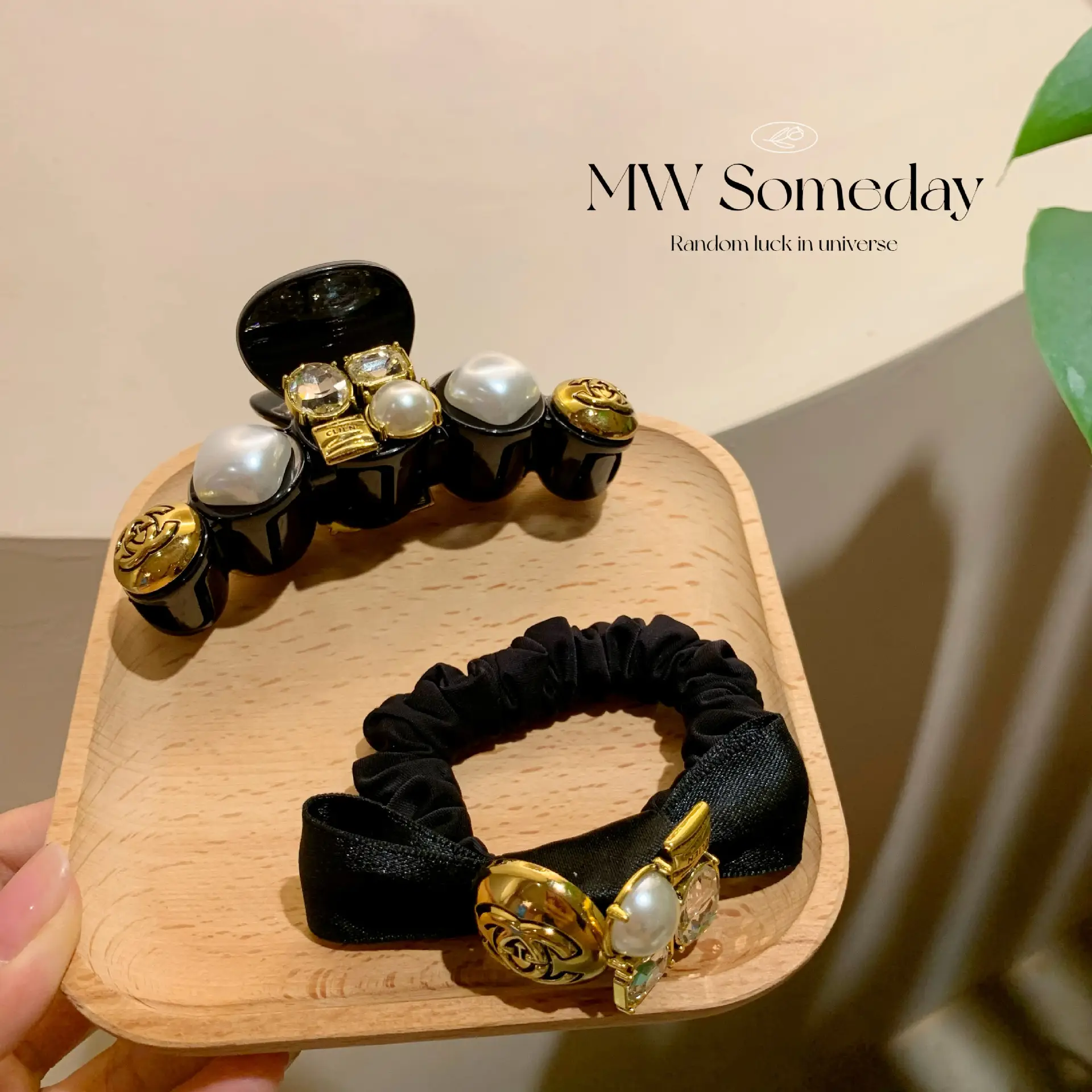 Black Baroque Hair Band with Pearl & Gold Accents - Image 5