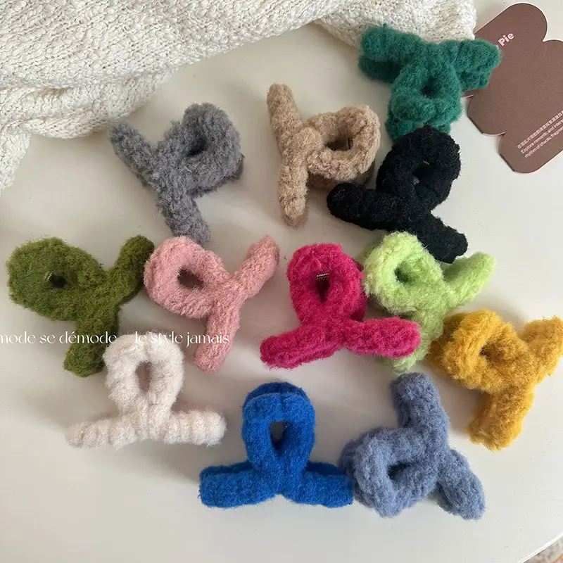 Autumn & Winter Felt Plush Hair Clips Cross Grip Medium Clip — feature 1