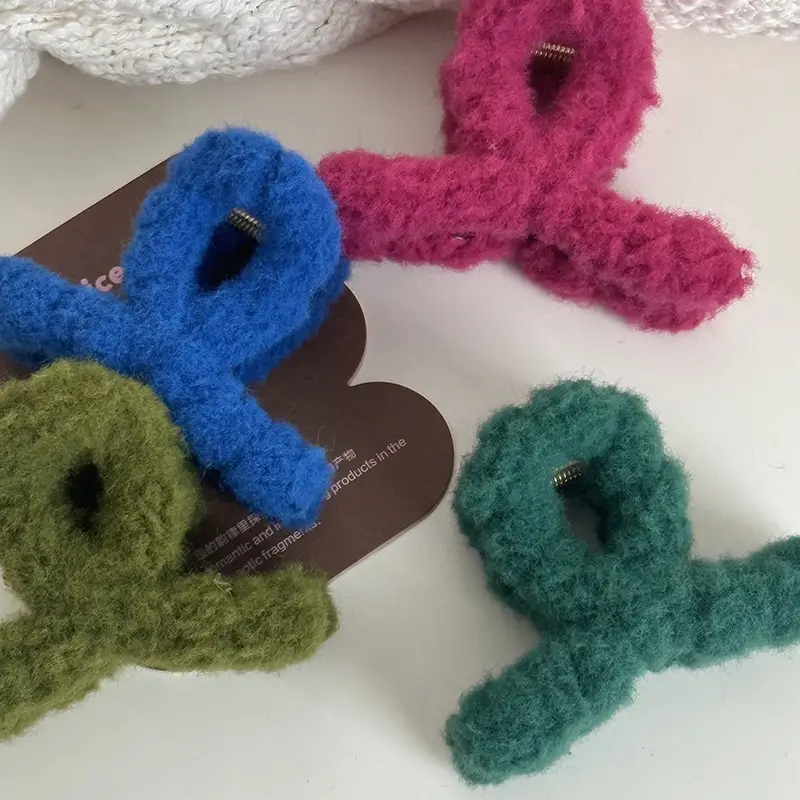 Autumn & Winter Felt Plush Hair Clips Cross Grip Medium Clip — feature 3