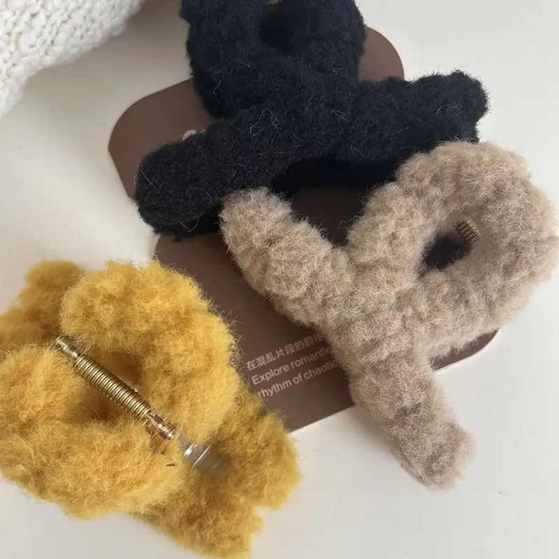 Autumn & Winter Felt Plush Hair Clips Cross Grip Medium Clip — feature 4