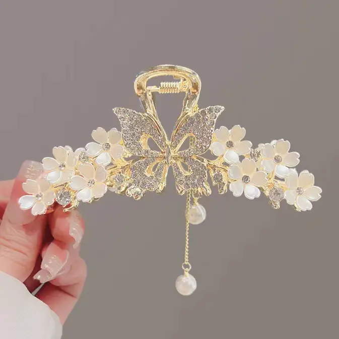 Elegant Butterfly Hair Clip with Pearl Tassel - Image 3