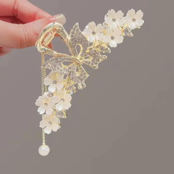 Elegant Butterfly Hair Clip with Pearl Tassel - Image 4