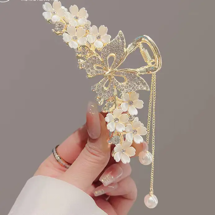 Elegant Butterfly Hair Clip with Pearl Tassel — feature 5