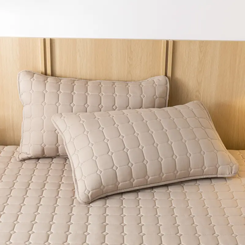 Solid color skin-friendly washed cotton quilted bedspread breathable non-slip thickened dustproof bedspread household Simmons protective cover