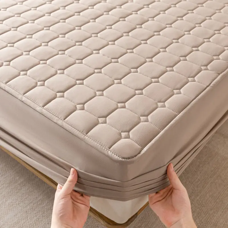 Solid color skin-friendly washed cotton quilted bedspread breathable non-slip thickened dustproof bedspread household Simmons protective cover