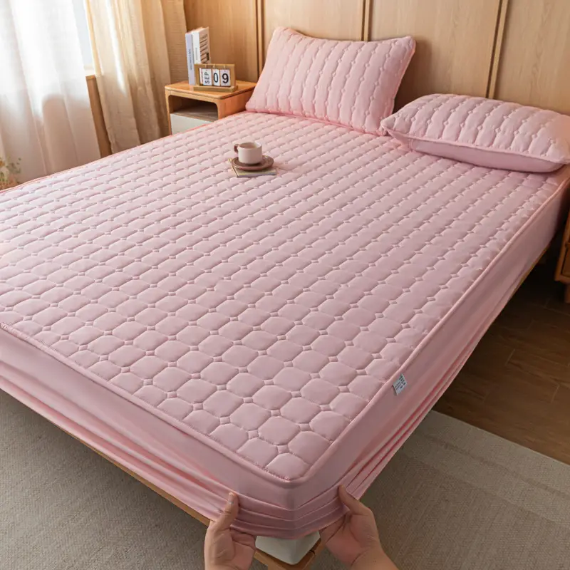 Solid color skin-friendly washed cotton quilted bedspread breathable non-slip thickened dustproof bedspread household Simmons protective cover