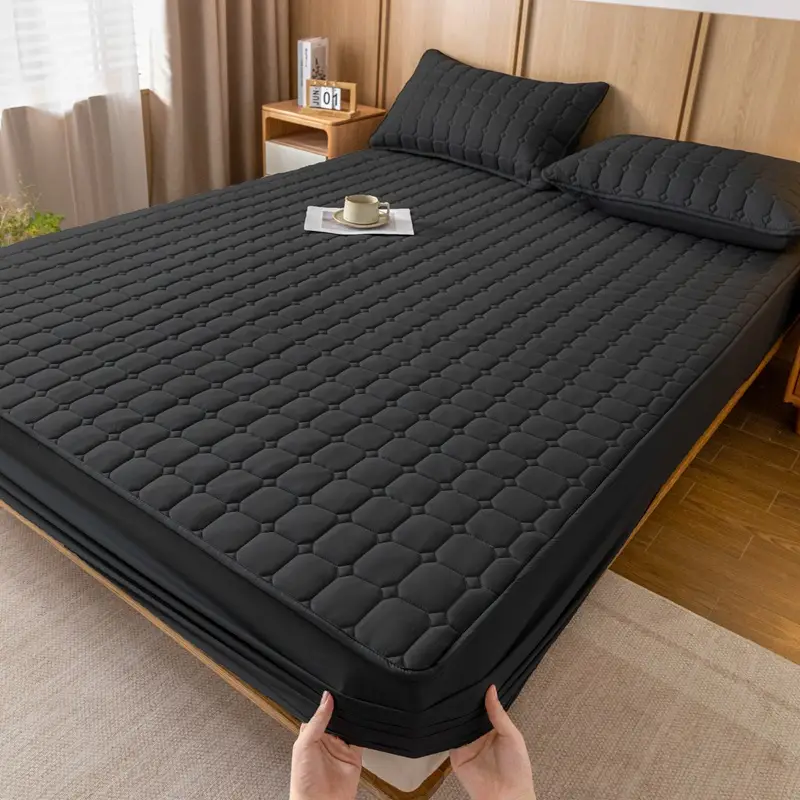 Solid color skin-friendly washed cotton quilted bedspread breathable non-slip thickened dustproof bedspread household Simmons protective cover