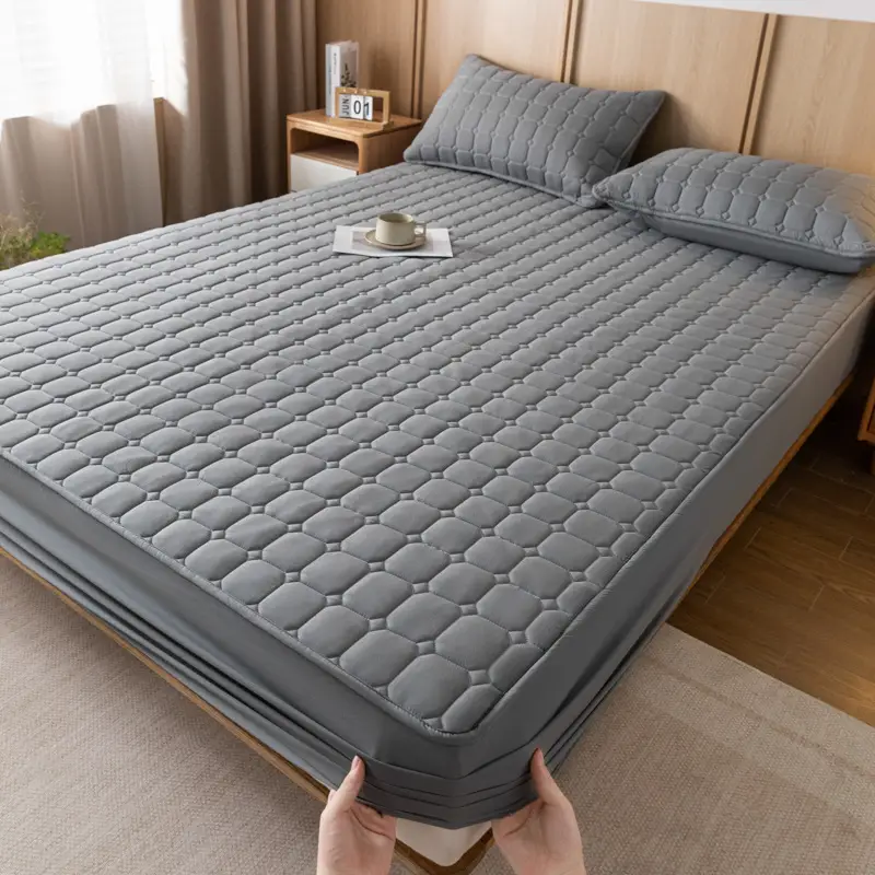 Solid color skin-friendly washed cotton quilted bedspread breathable non-slip thickened dustproof bedspread household Simmons protective cover
