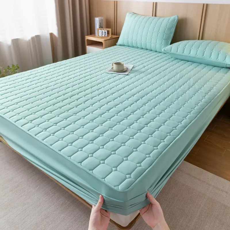 Solid color skin-friendly washed cotton quilted bedspread breathable non-slip thickened dustproof bedspread household Simmons protective cover