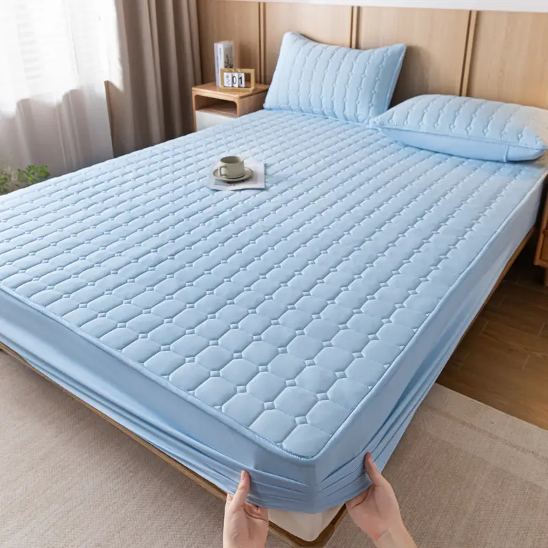 Solid color skin-friendly washed cotton quilted bedspread breathable non-slip thickened dustproof bedspread household Simmons protective cover
