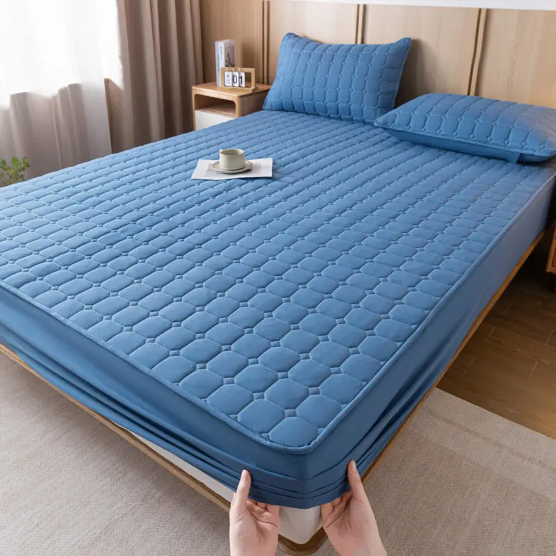 Solid color skin-friendly washed cotton quilted bedspread breathable non-slip thickened dustproof bedspread household Simmons protective cover