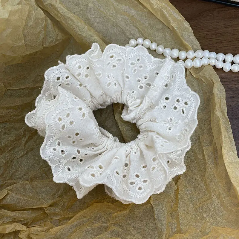 French Lace Hair Ring Beige Black Embroidered Cut Out — feature 4