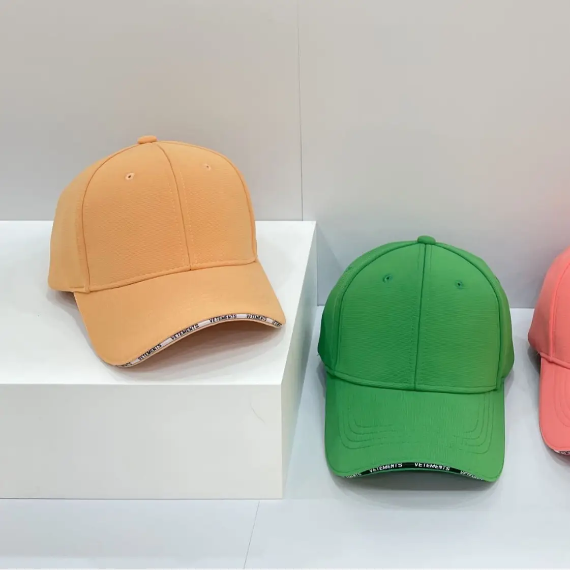 Men's Korean Style Hard Top Cap Yellow White Baseball Cap - Image 3