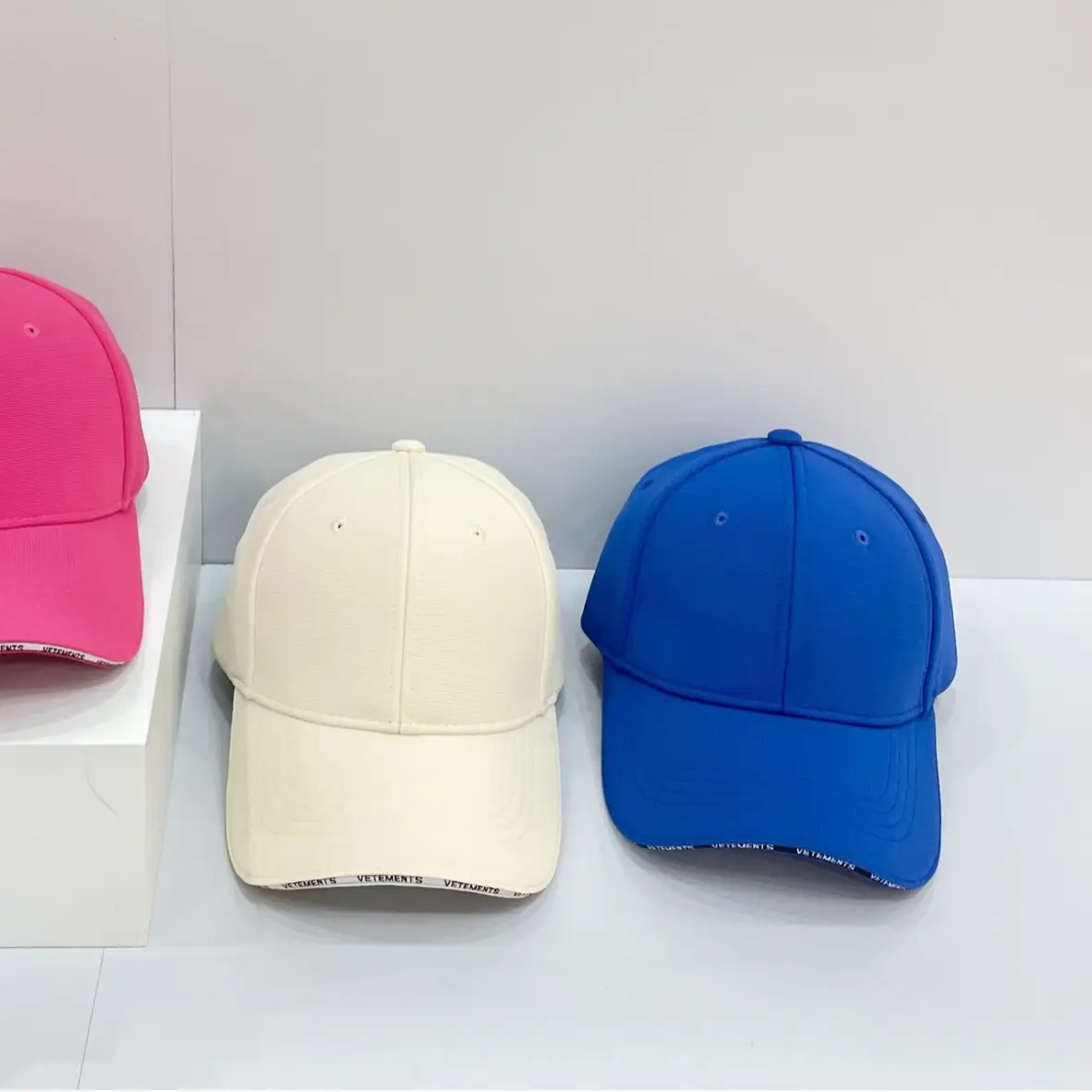 Men's Korean Style Hard Top Cap Yellow White Baseball Cap - Image 4