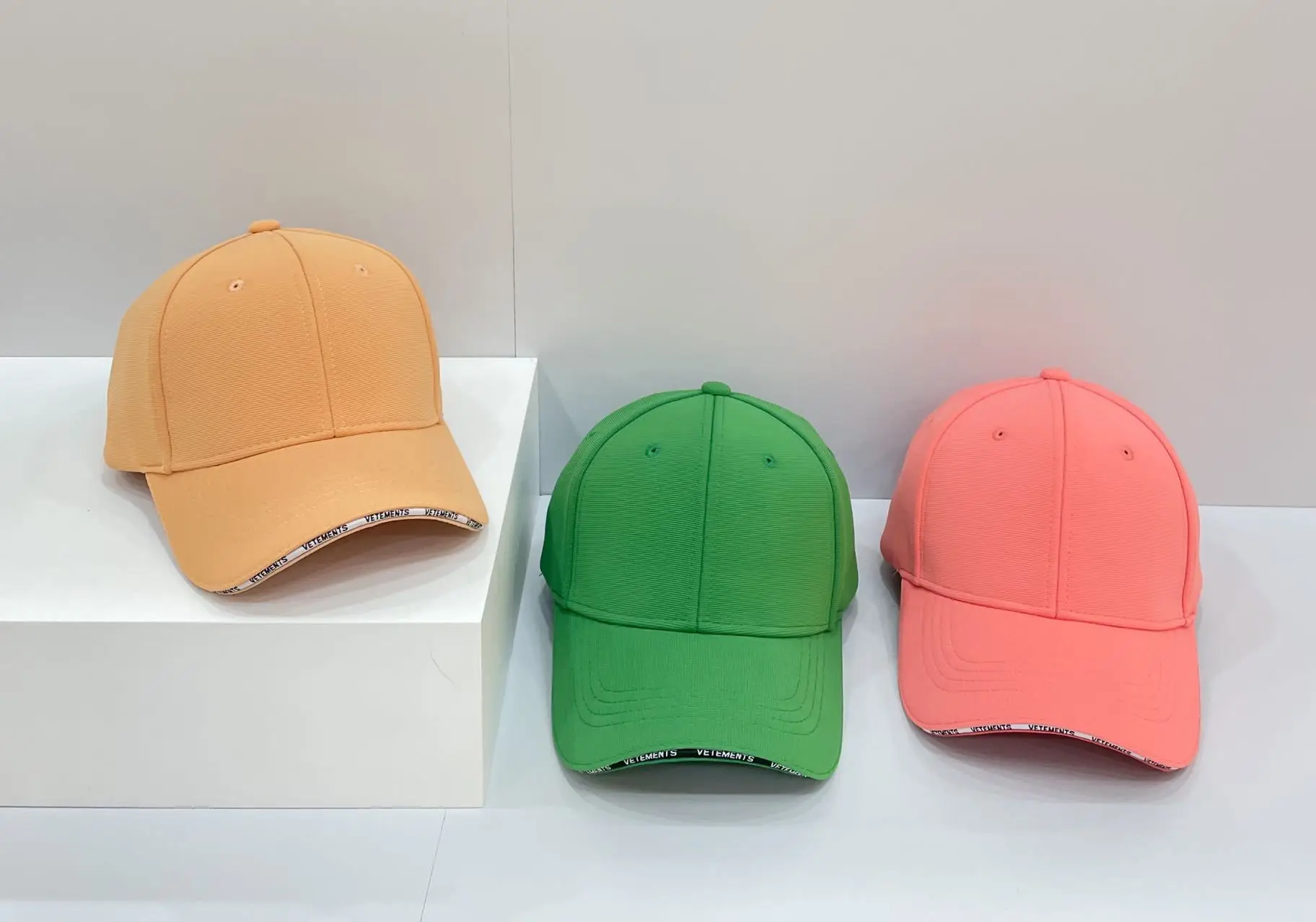 Men's Korean Style Hard Top Cap Yellow White Baseball Cap — feature 5