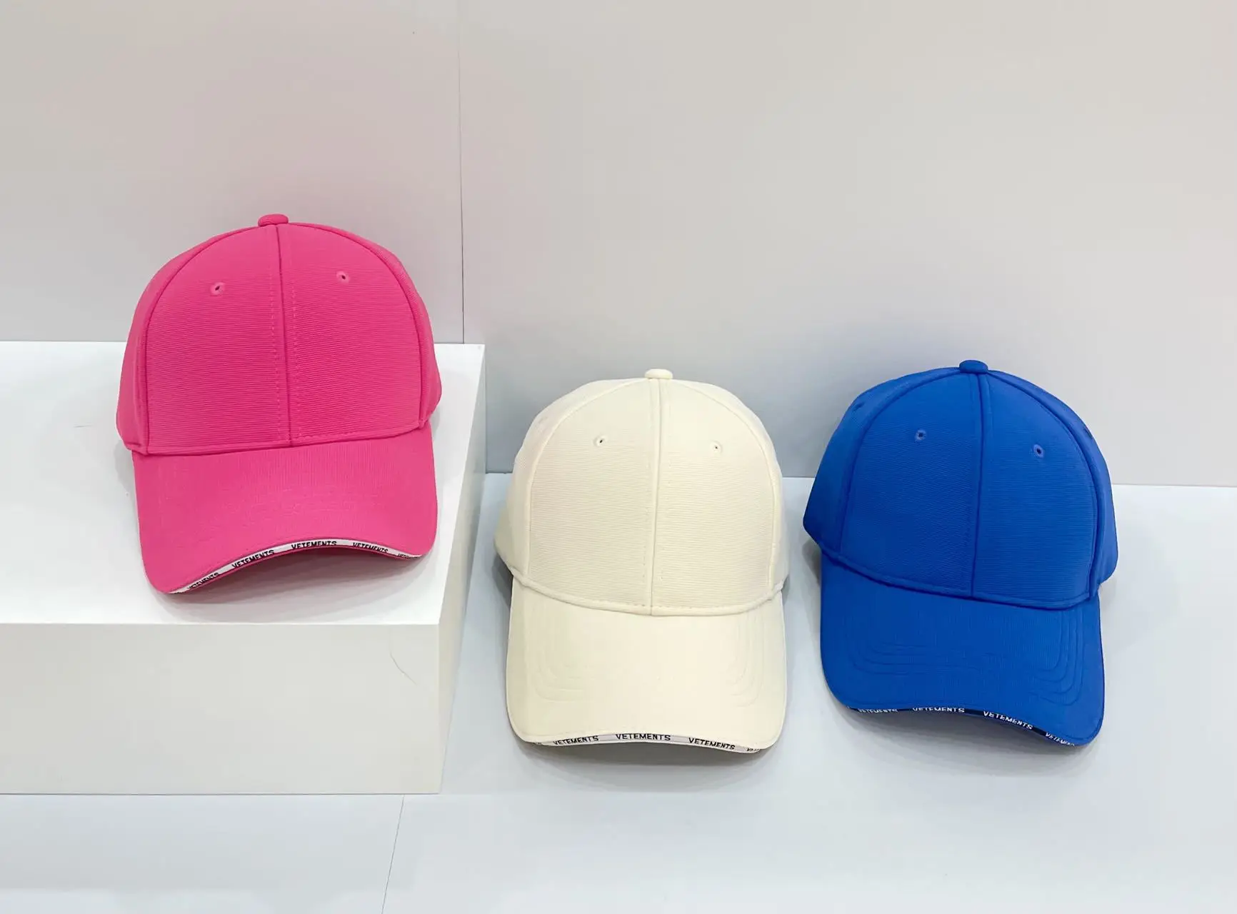 Men's Korean Style Hard Top Cap Yellow White Baseball Cap — feature 6
