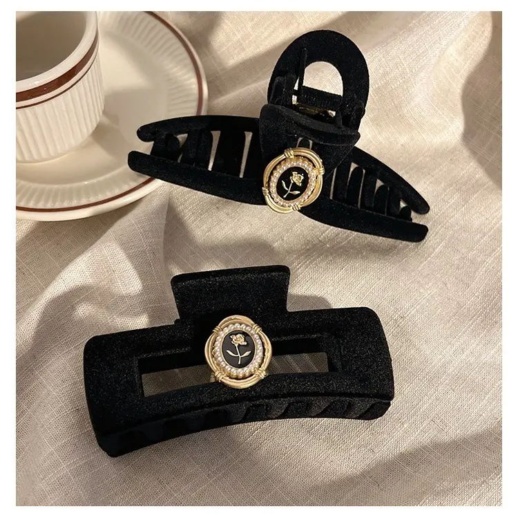 New Large Black Velvet Hair Clip for Women — feature 5