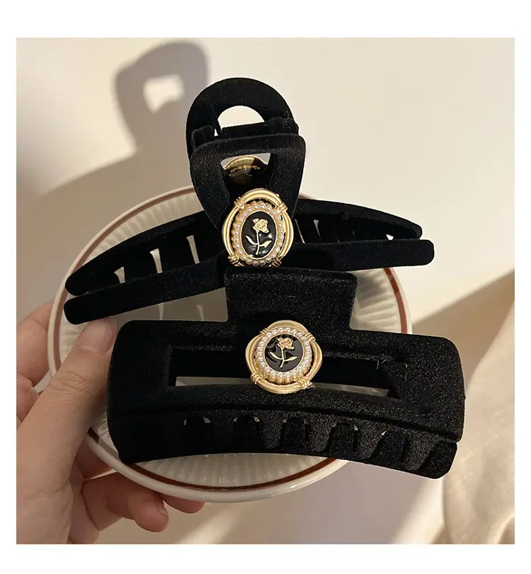 New Large Black Velvet Hair Clip for Women — feature 6
