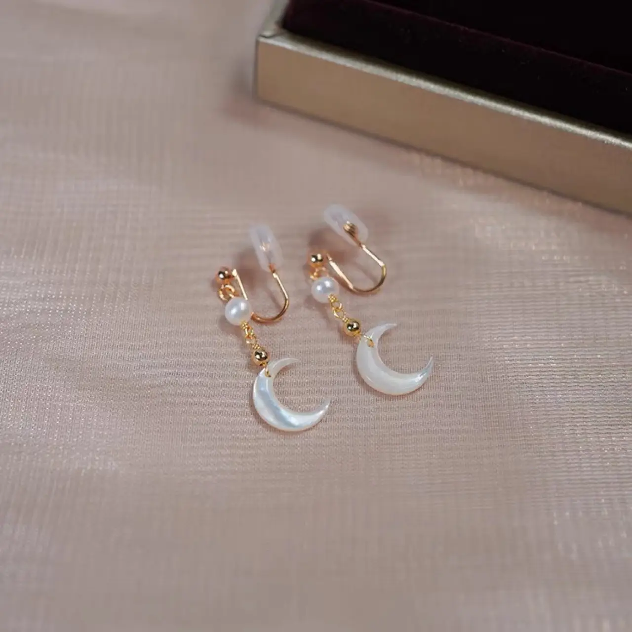 Natural Shell Moon Freshwater Pearl Ear Clip Ladies - Image 6