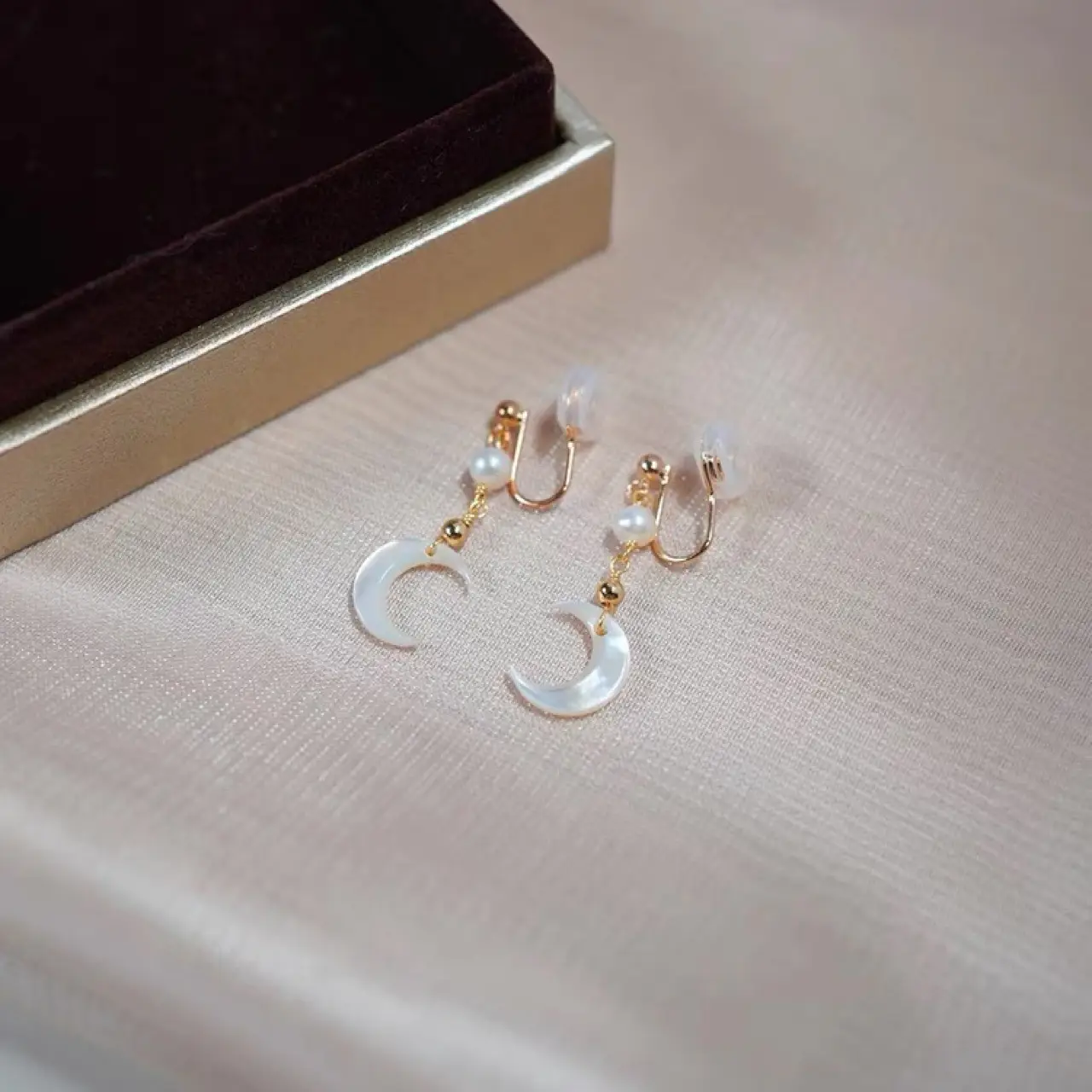 Natural Shell Moon Freshwater Pearl Ear Clip Ladies - Image 7
