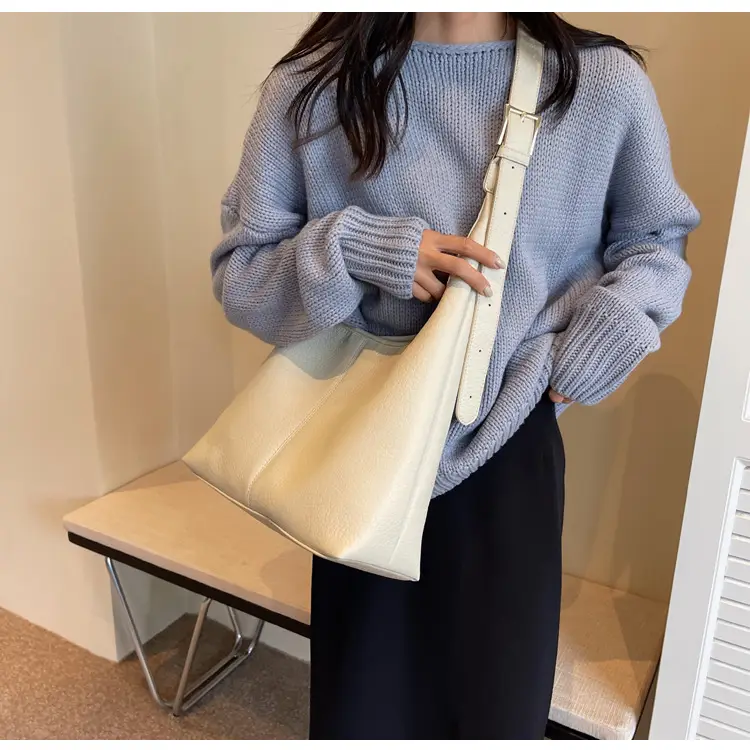 Women Retro Black Shoulder Bag 2023 Winter Textured — feature 8