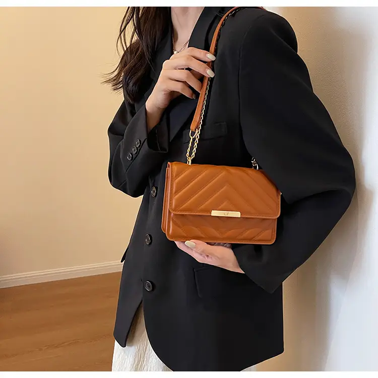 Black Quilted Chain Shoulder Bag for Women 2023 — feature 17
