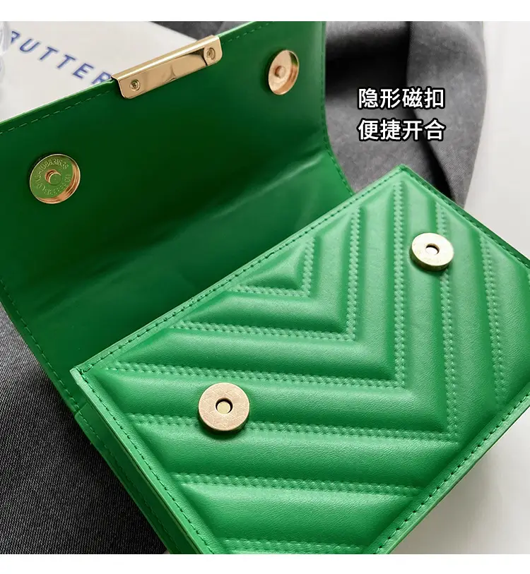 Black Quilted Chain Shoulder Bag for Women 2023 — feature 4