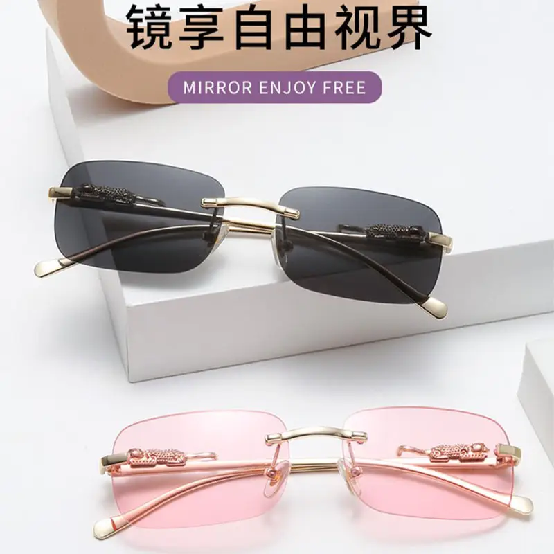 Square Cheatin' Gold Metal Leopard Head Sunglasses - Image 12