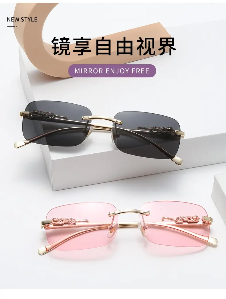 Square Cheatin' Gold Metal Leopard Head Sunglasses — feature 3