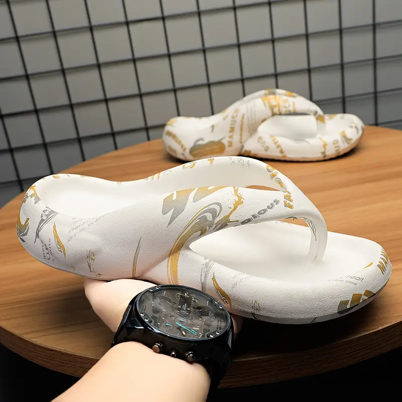 Flip flops men's fashionable outdoor slippers summer fashionable outdoor men's flip-flops personality Korean style soft bottom sandals beach shoes