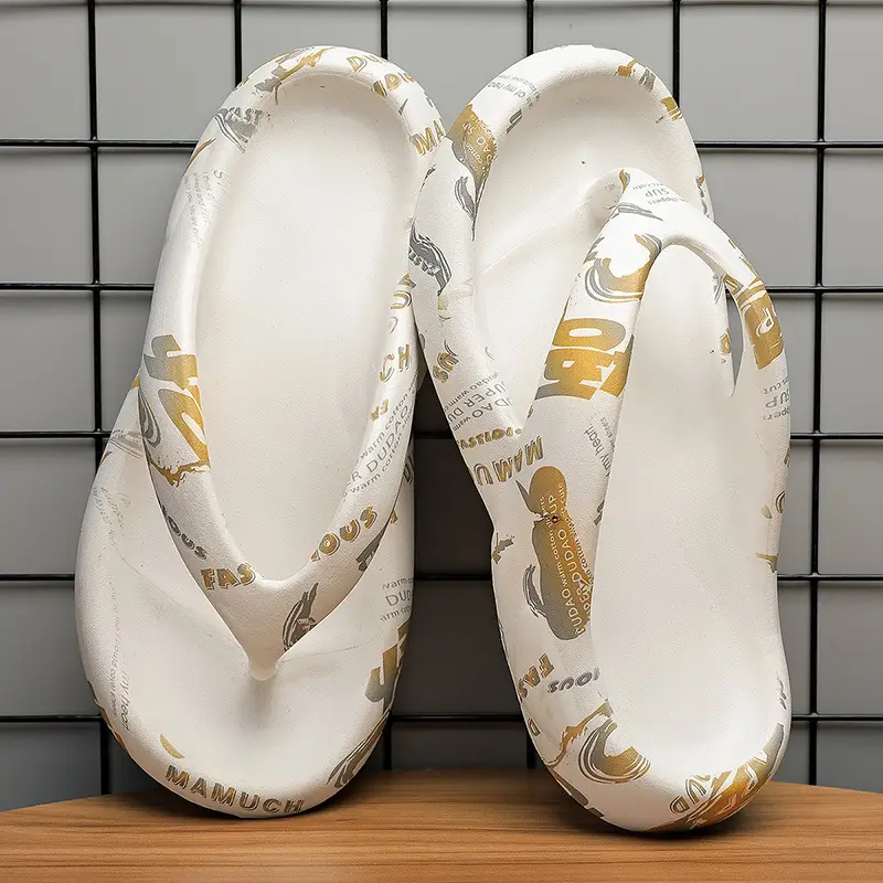 Flip flops men's fashionable outdoor slippers summer fashionable outdoor men's flip-flops personality Korean style soft bottom sandals beach shoes
