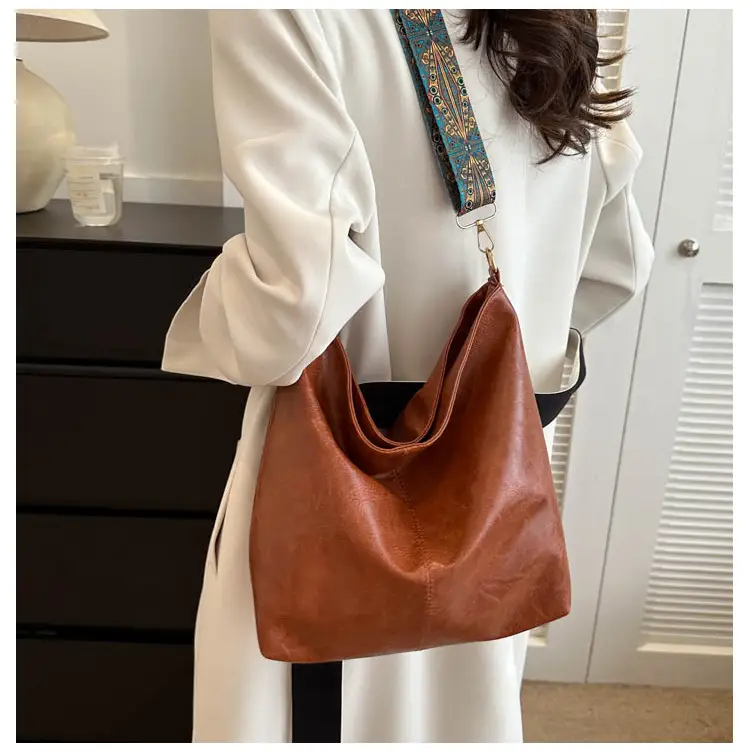 Green Leather Shoulder Messenger Bag for Women — feature 15