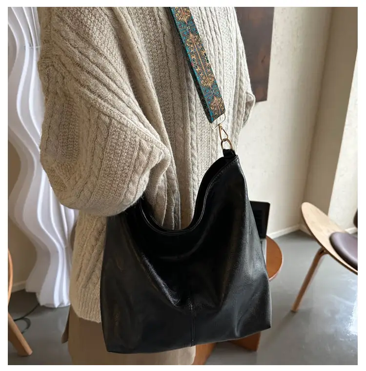 Green Leather Shoulder Messenger Bag for Women — feature 8